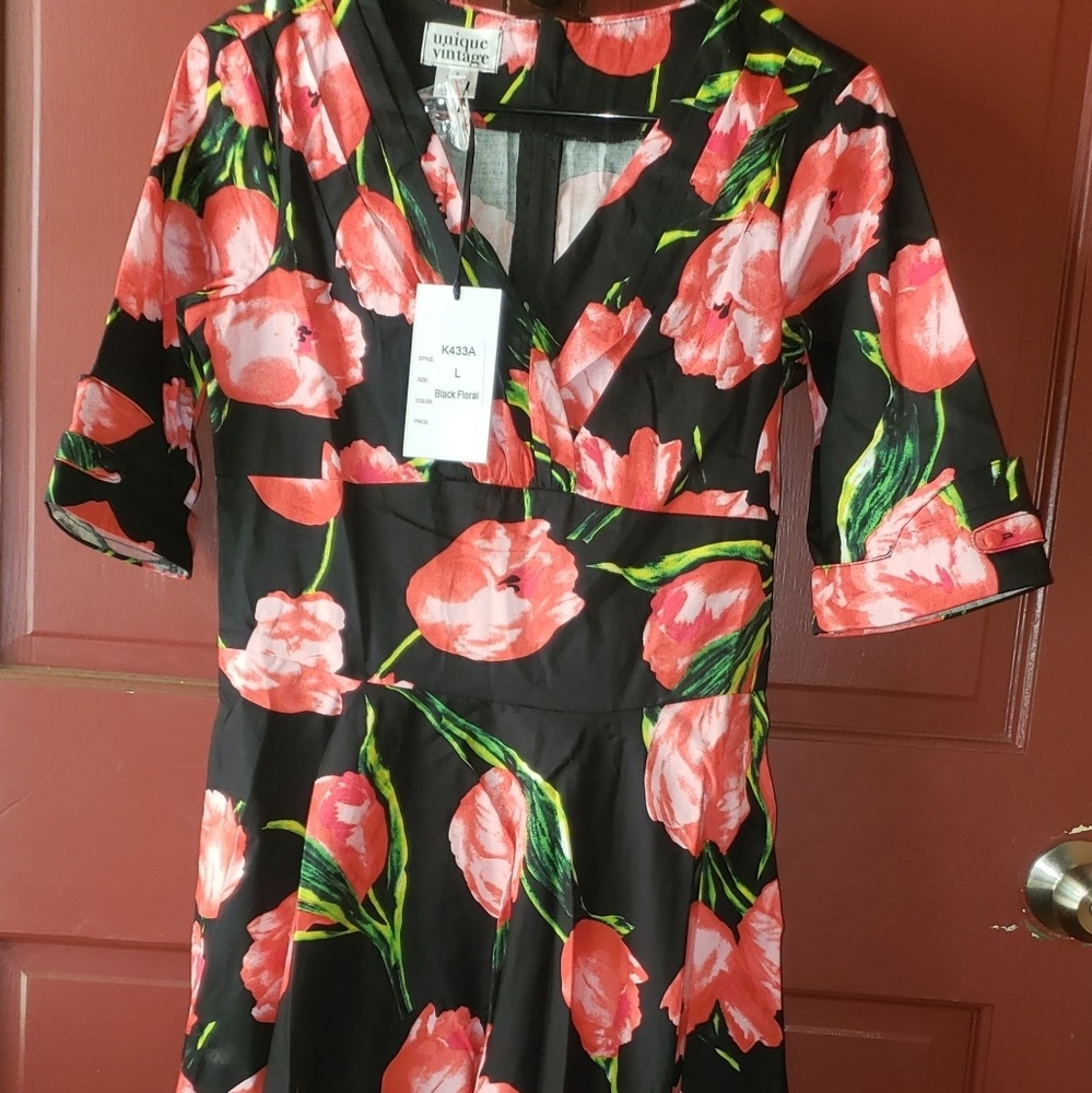 Unique Vintage 1950s Black & Red Tulips Delores Sw